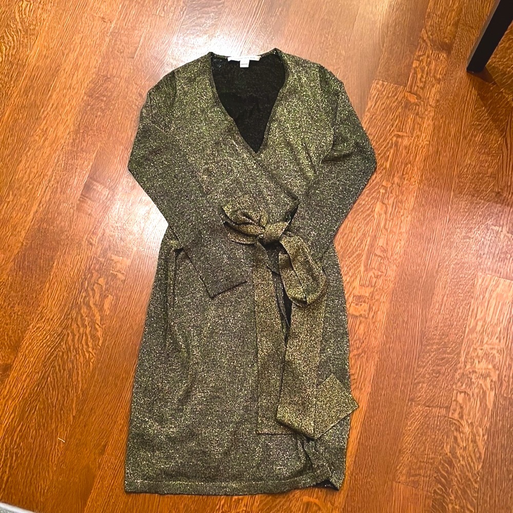Classic slim wrap dress size P